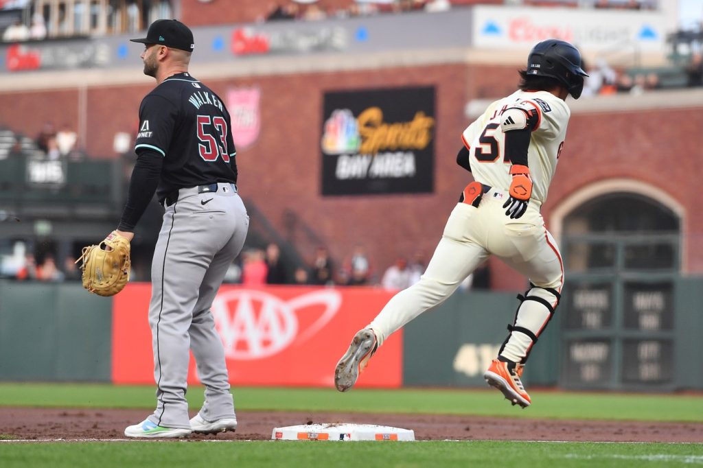 Without hitting a ball out of the infield, Jung Hoo Lee has a night to remember at Oracle Park