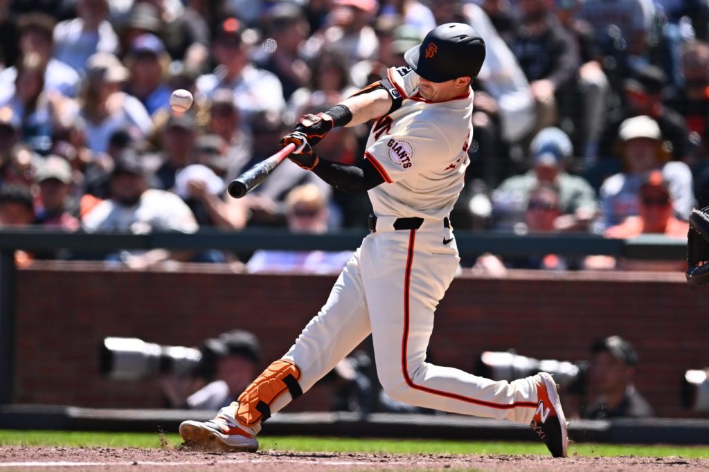 SF Giants settle for split with Diamondbacks after bats go quiet in finale