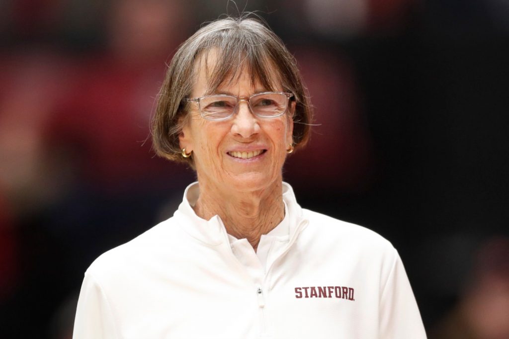 Kurtenbach: Legendary Stanford coach Tara VanDerveer raised the game, leaves on top