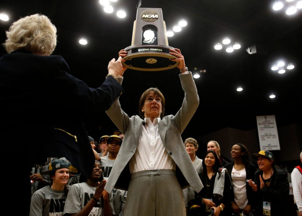 Latest line: A good week for Tara VanDerveer, a bad week for fishermen