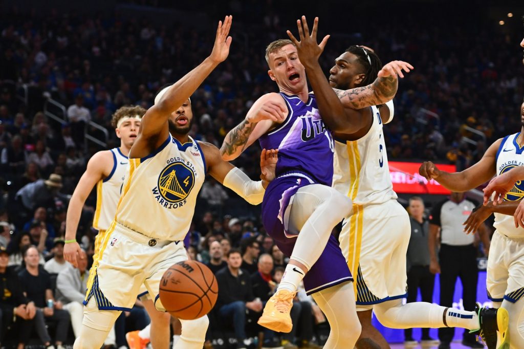 Warriors take care of Jazz in finale, brace for tough postseason path