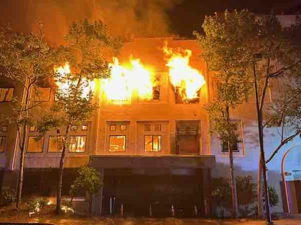 Fire crews control two-alarm fire at vacant commercial building in Concord