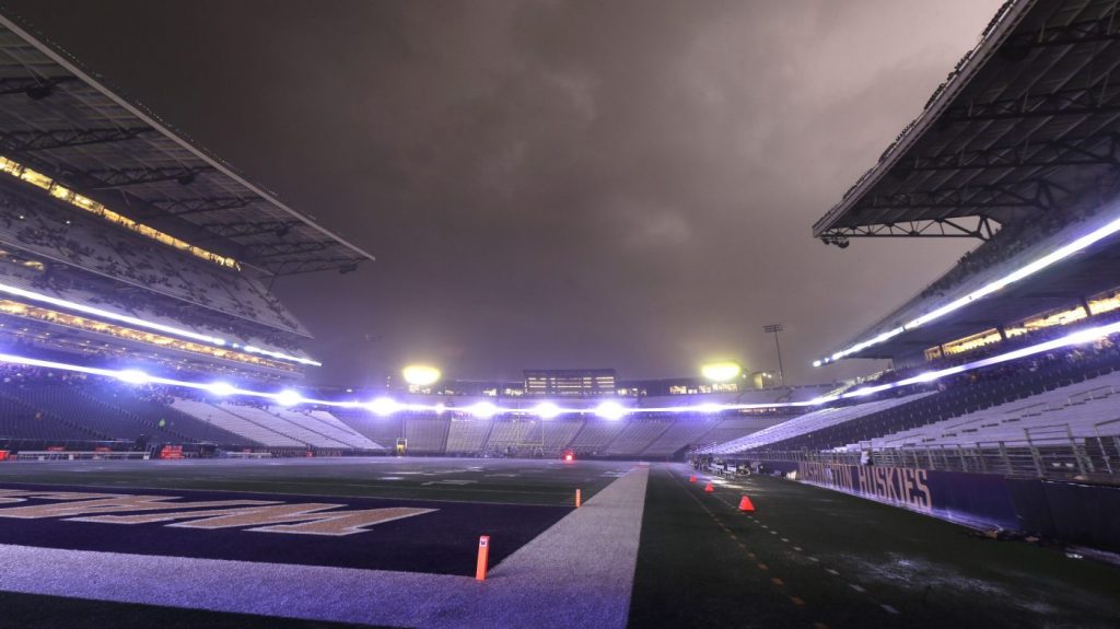 Pac-12 finances: Washington attempts to restructure stadium debt as Big Ten move looms