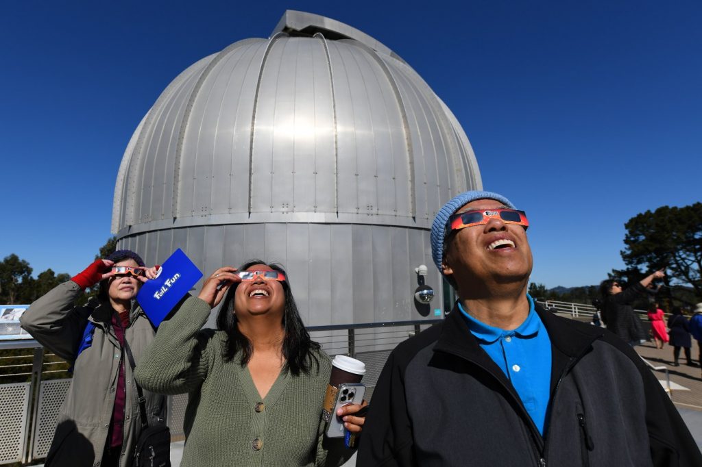 Solar eclipse wows Bay Area