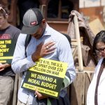 Oakland: Former Wood Street encampment residents commemorate year anniversary of sweeps