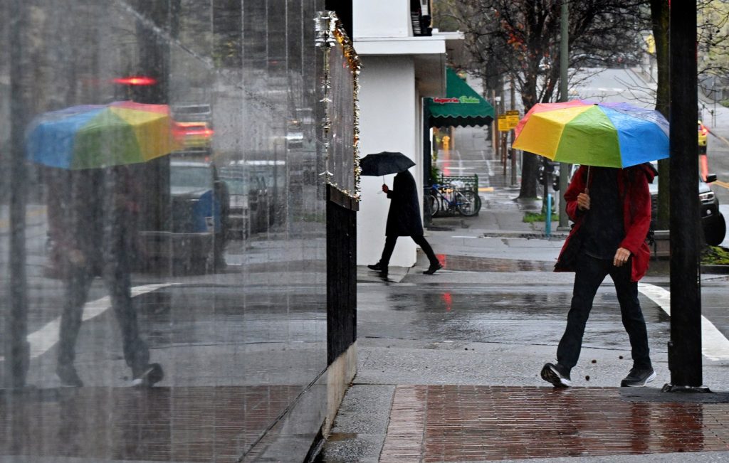 April showers expected to linger through the weekend