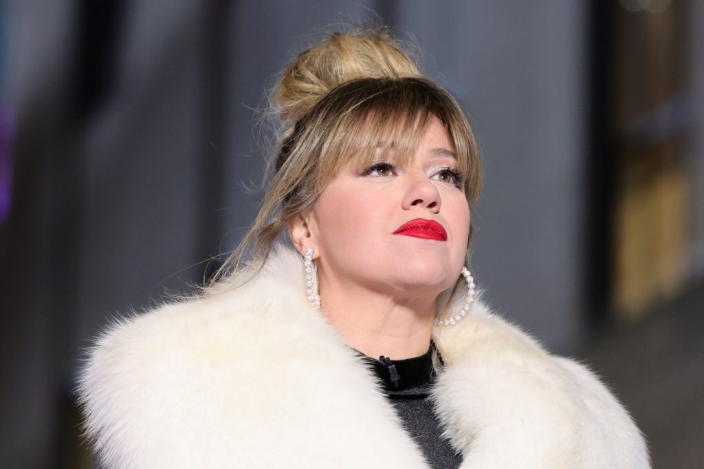 Horoscopes April 24, 2024: Kelly Clarkson, refrain from relying on others