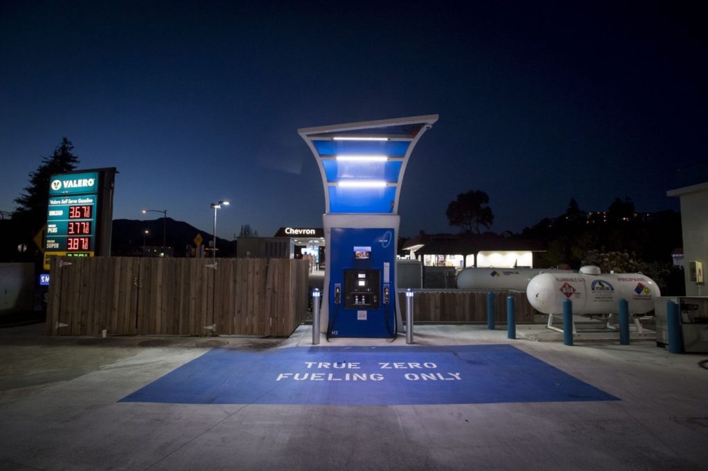 Few stations and $200 to fill up: Life on California’s ‘Hydrogen Highway’