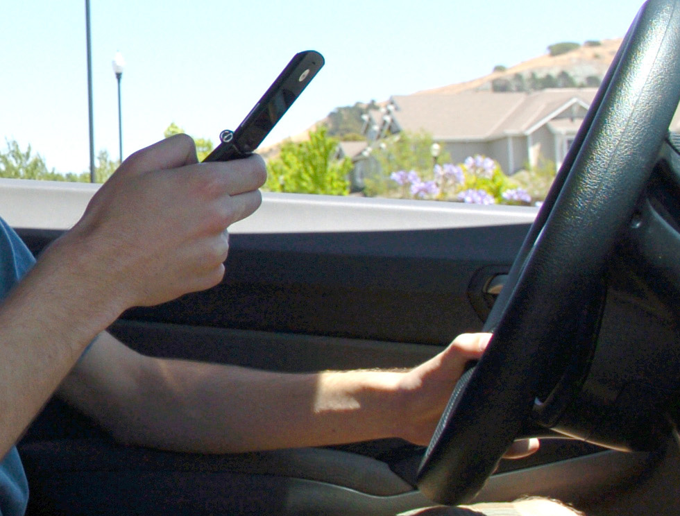 Opinion: Distracted drivers should put down cell phones