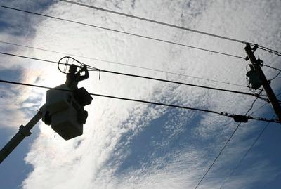 Editorial: California’s love affair with fiber threatens efforts to bridge digital divide