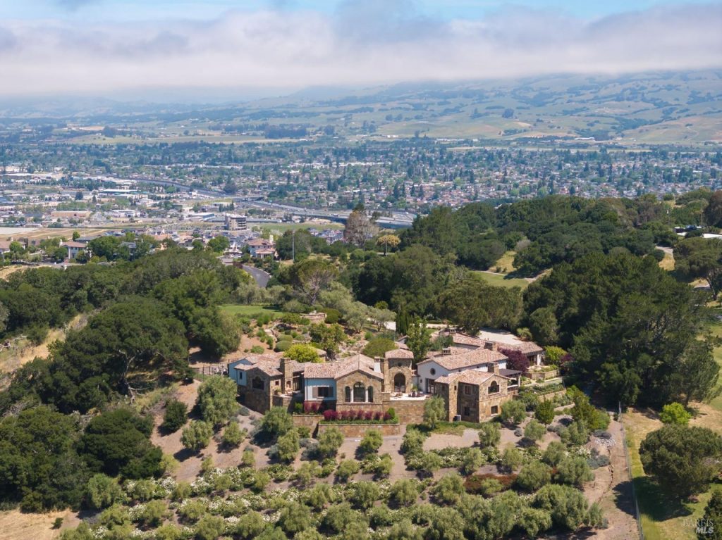 Photos: Former Northern California mansion owned by Papa Murphy’s founders listed for $12.5 million