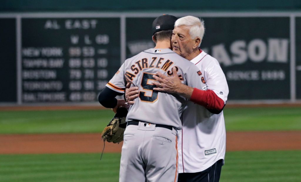 A baseball legend visits SF Giants in Boston and leaves Bob Melvin speechless