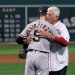 A baseball legend visits SF Giants in Boston and leaves Bob Melvin speechless