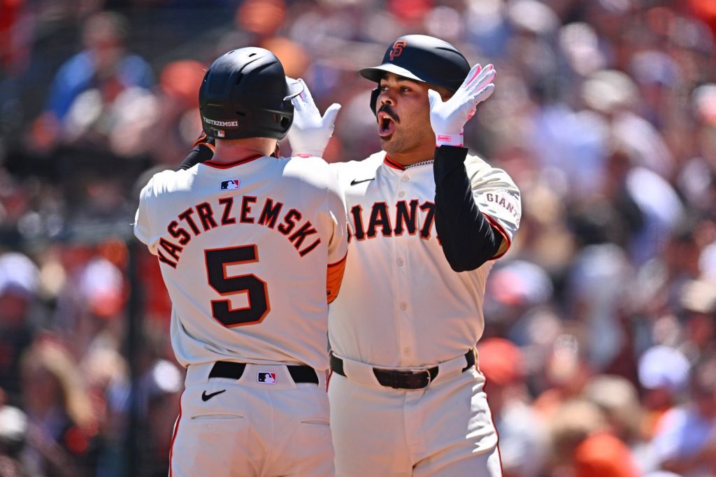 SF Giants lose Jung Hoo Lee, walk off Reds to win series