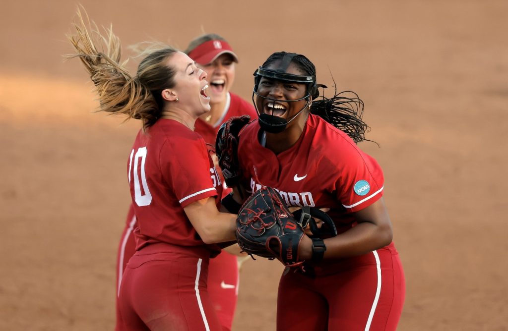 Stanford uses big inning to blast LSU, advance to Women’s College World Series