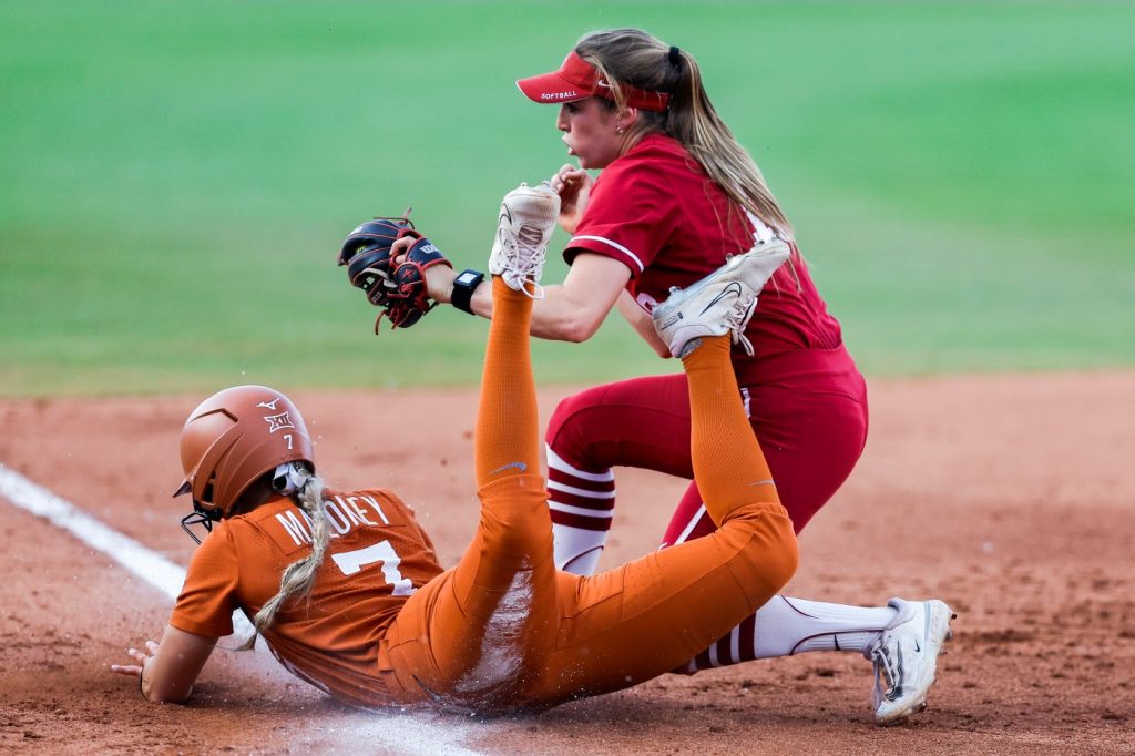 Stanford falls to Texas in Women’s College World Series