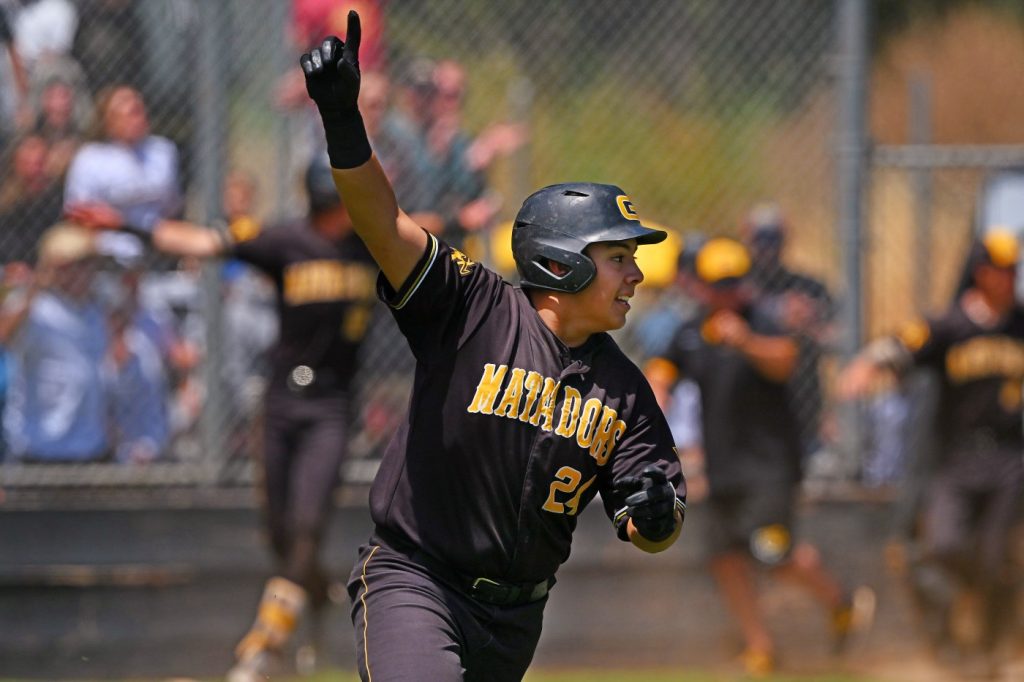 After two days and 14 innings, Granada dethrones De La Salle for NCS title