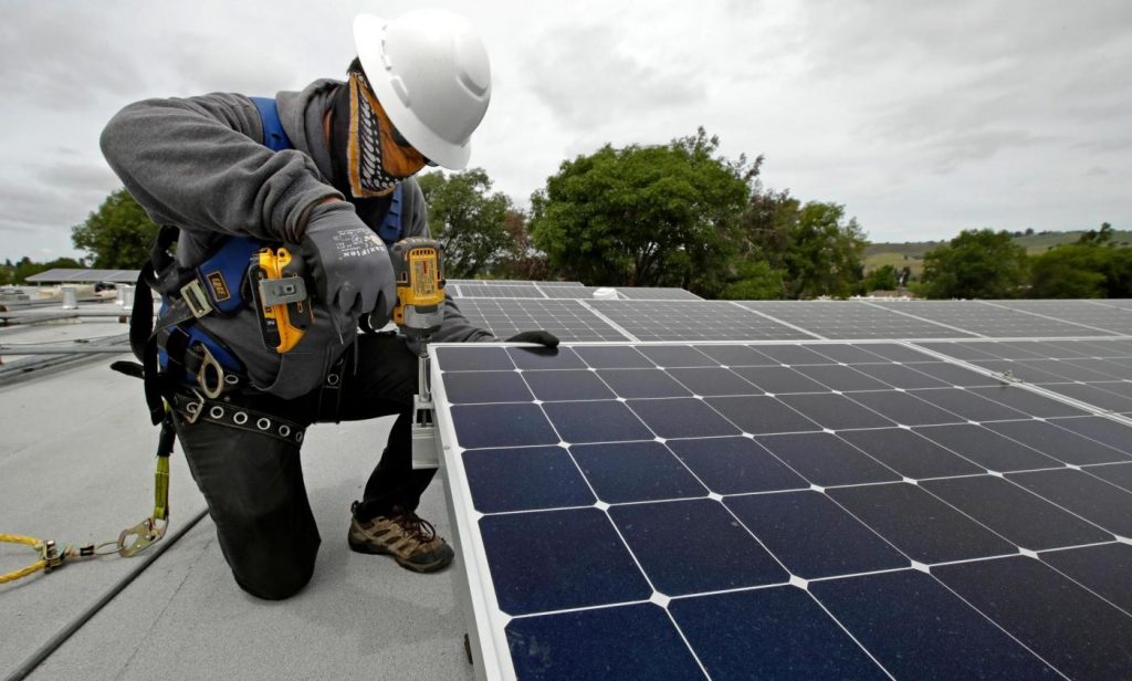 Opinion: Rooftop solar and batteries remain valuable investments