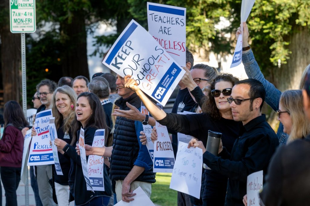 West Valley high school teachers fight for higher salaries, smaller class sizes