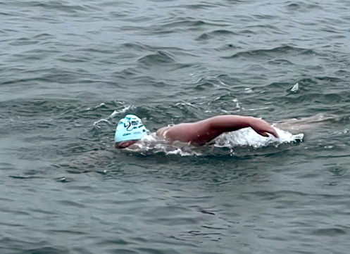 From Golden Gate Bridge to Farallones: Long-distance swimmer makes history