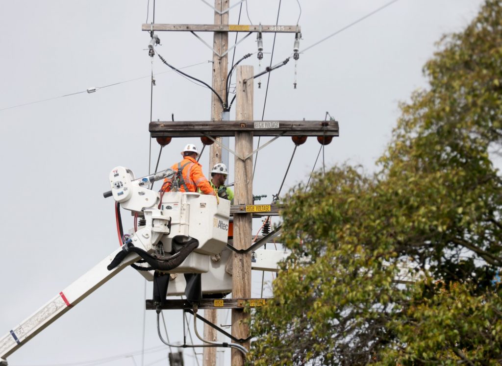 Battery-powered California faces lower blackout risk this summer