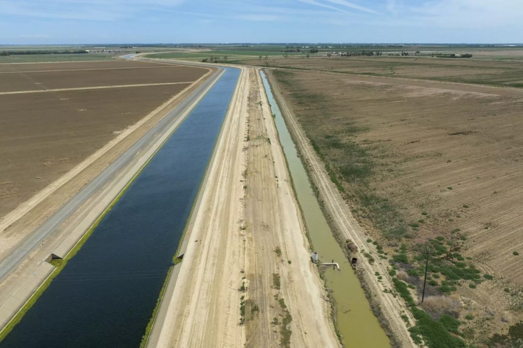 Feds say he masterminded an epic California water heist. Some farmers say he’s their Robin Hood