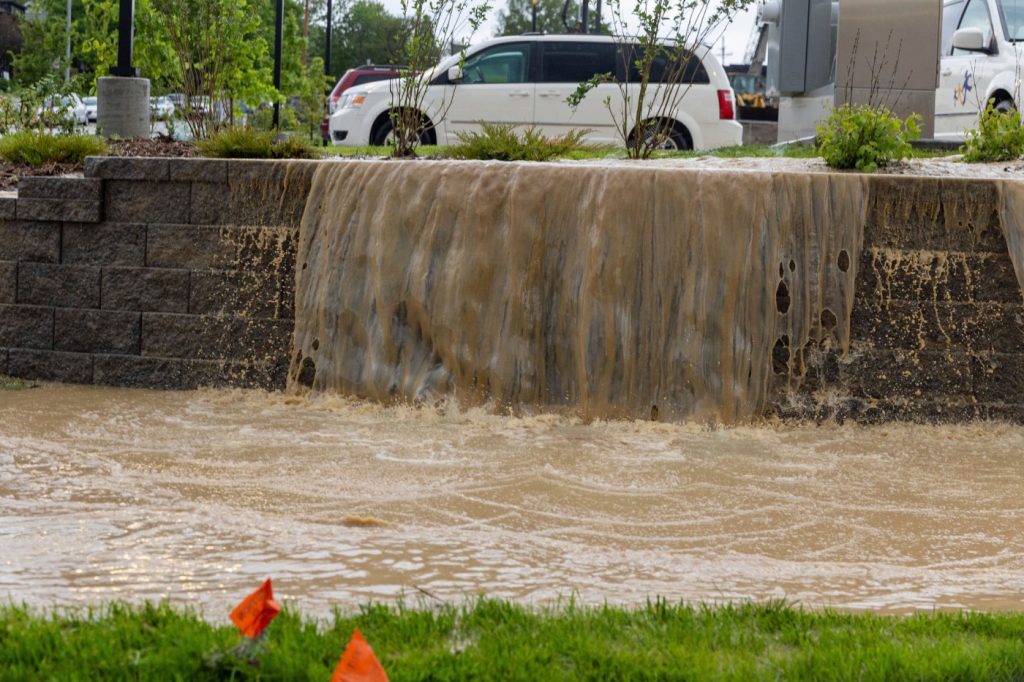 Powerful storms rip through Midwest, bringing tornadoes