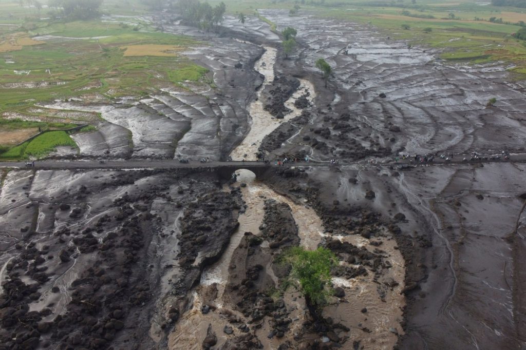 More bodies found after deadly flash floods in Indonesia