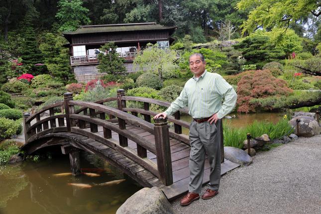 Hakone executive director to step down