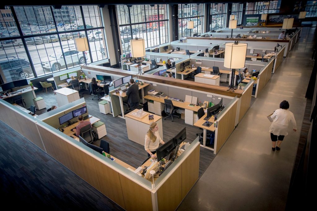 Bye-bye cubicles and corner offices: Reserving a desk for the day is new work trend