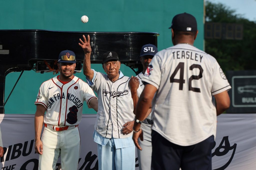 Why SF Giants’ Mike Yastrzemski ‘had to introduce myself’ to ex-Negro League player