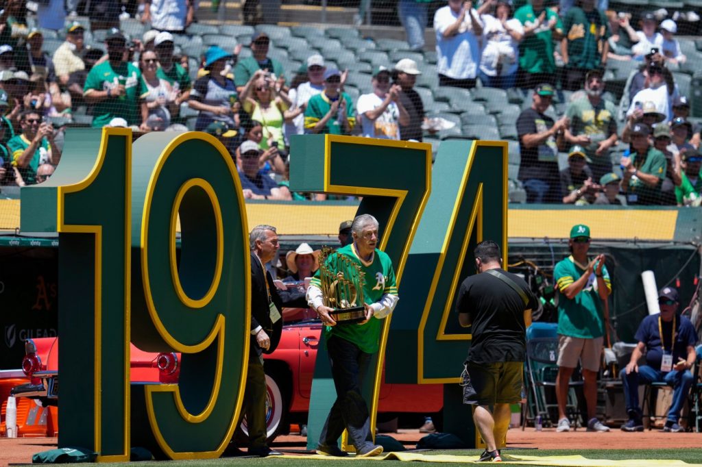 Coliseum exit casts ‘sad’ pall as Athletics honor 1974 World Series three-peat