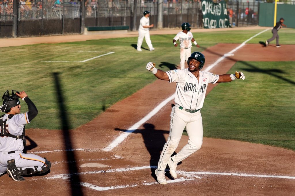 Oakland Ballers pack Raimondi Park at historic home opener