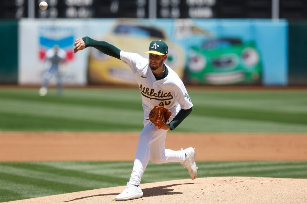 Toronto breaks loose in the 10th to beat the Athletics