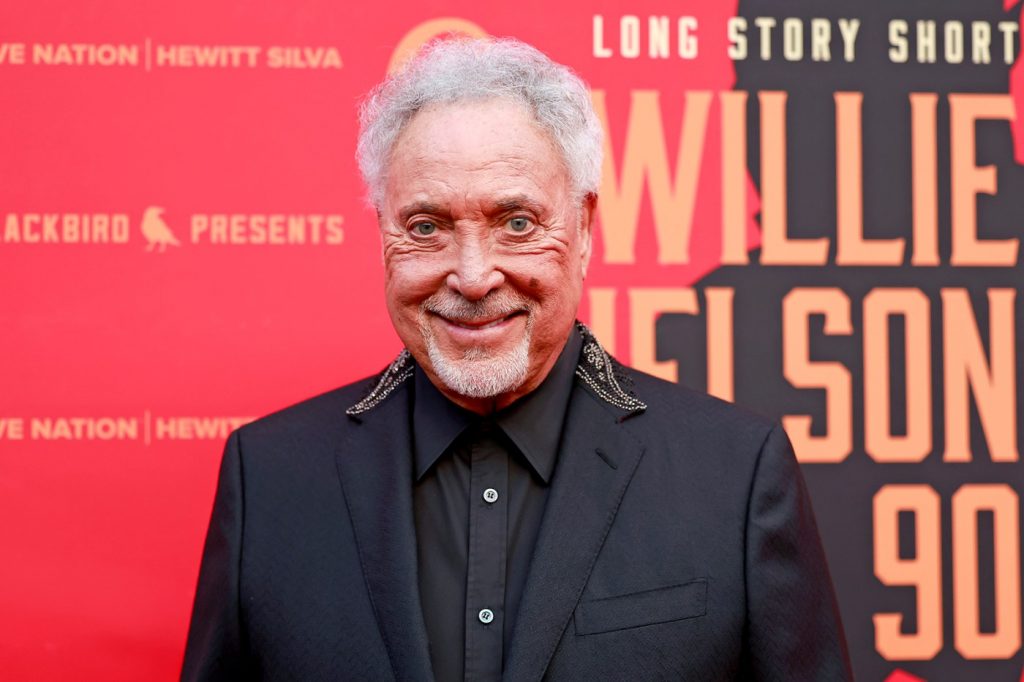 Las Vegas mainstay Tom Jones making Strip return