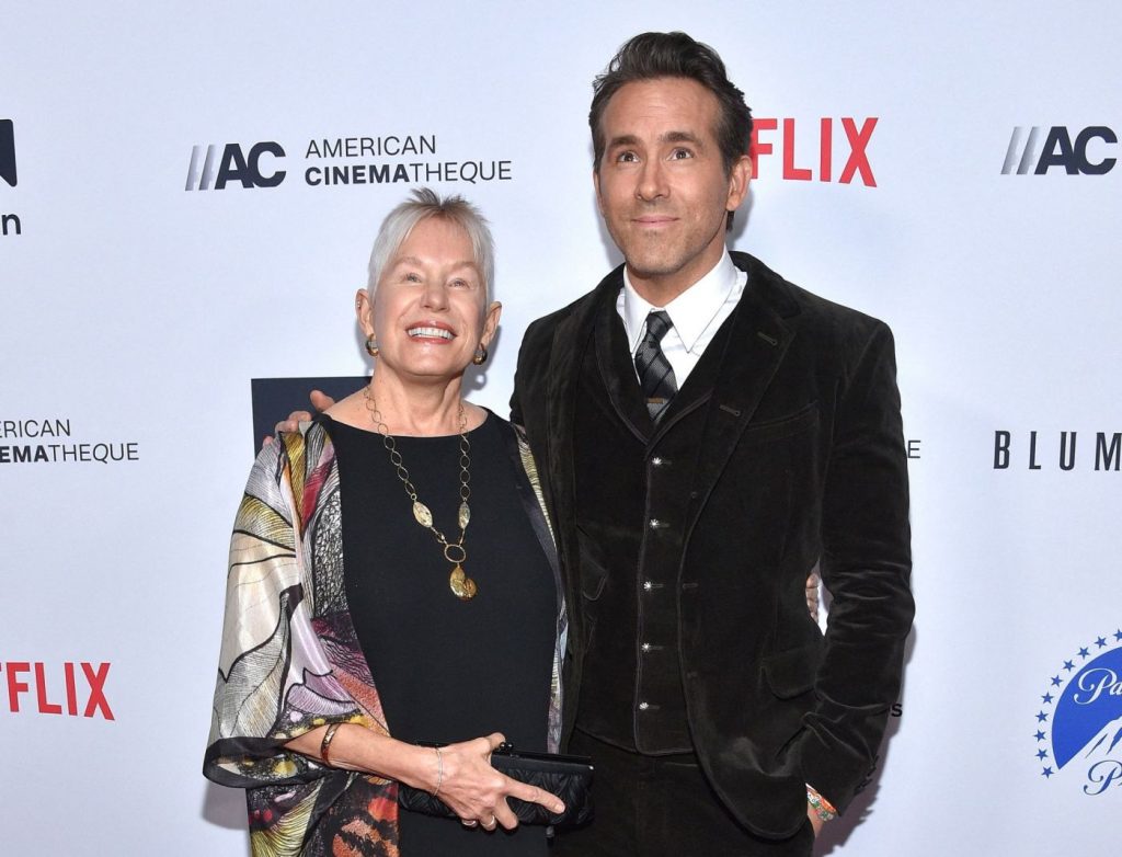 Ryan Reynolds joins ‘The View’ audience with his mom