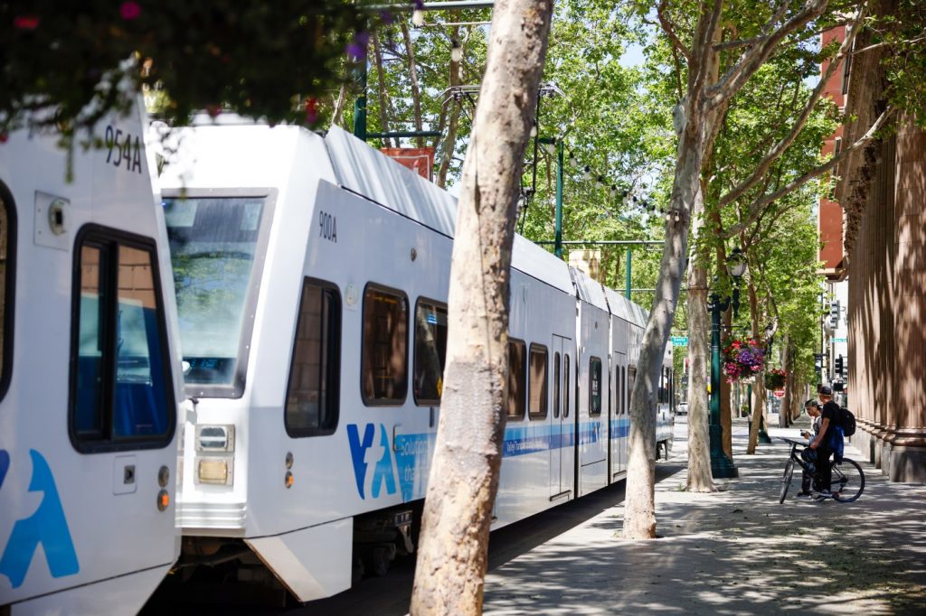 VTA light rail derailment forces Capitol Station closure, bus bridge