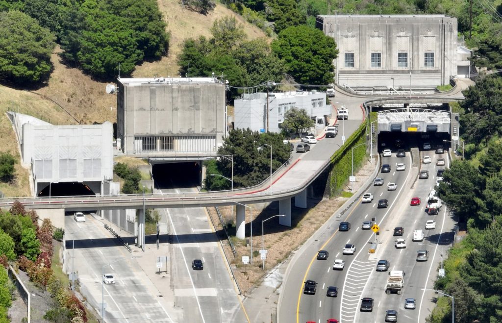 Truck fire closes Caldecott Tunnel bore; some vehicles stuck