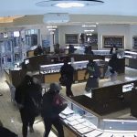 Video: 20-person smash-and-grab robbery at Sunnyvale jewelry store