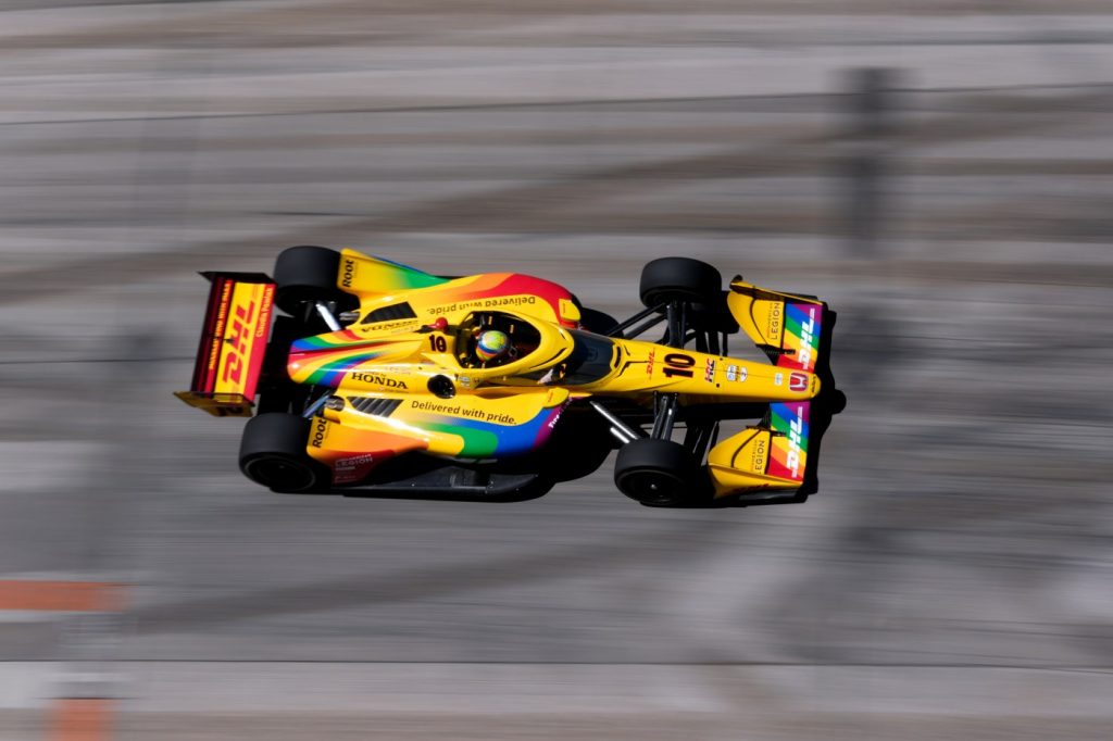 Alex Palou reclaims IndyCar championship lead with win at Laguna Seca