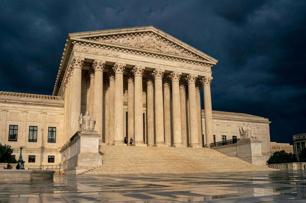 Supreme Court seems poised to allow emergency abortions, a Bloomberg News report says