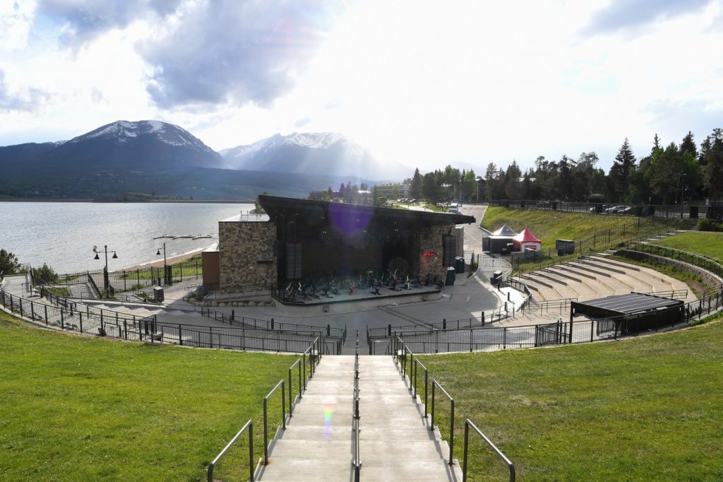 “Christian privilege” in Colorado mountain town’s amphitheater fuels church-and-state storm