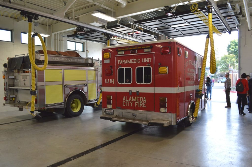 Alameda teen stuck in mud during rising tide rescued by police, firefighters