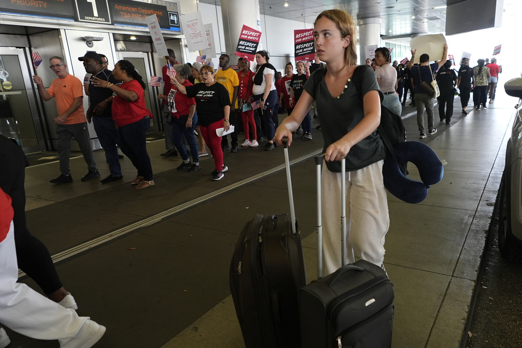 3 million in a day: U.S. airport security hits milestone on Sunday