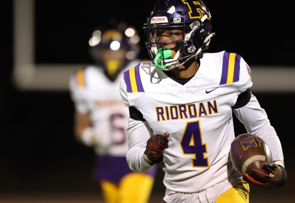 CFB recruiting: Riordan wide receiver Chris Lawson commits to Washington