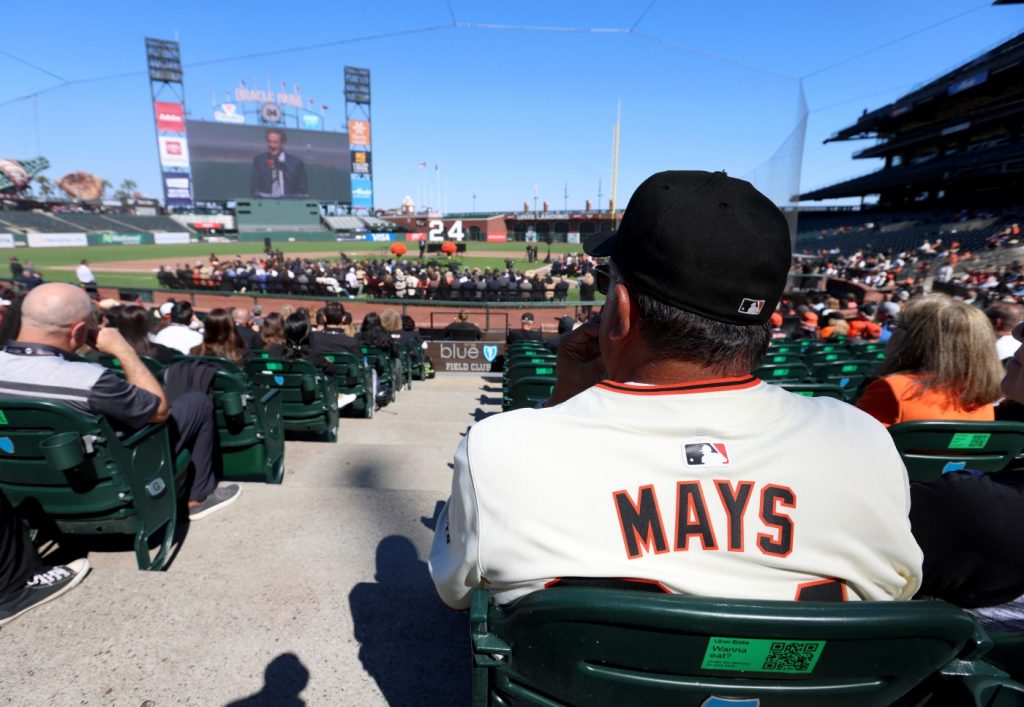 SF Giants fans share personal memories of Willie Mays at memorial event