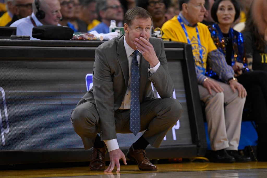 Warriors to hire pair of veteran coaches to bench