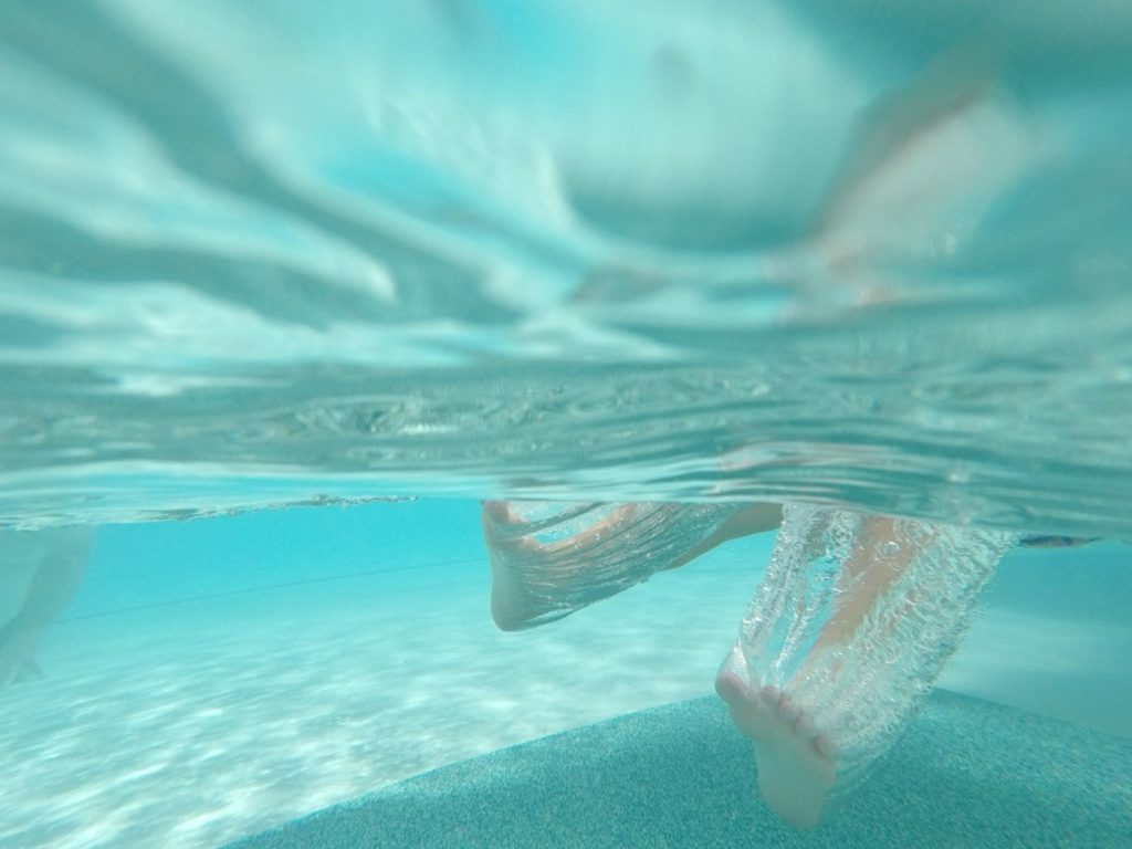 Column: Teaching your kids to swim this summer? Steer clear of floaties.