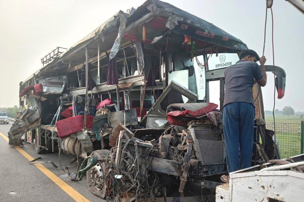 At least 18 dead in bus crash in northern India