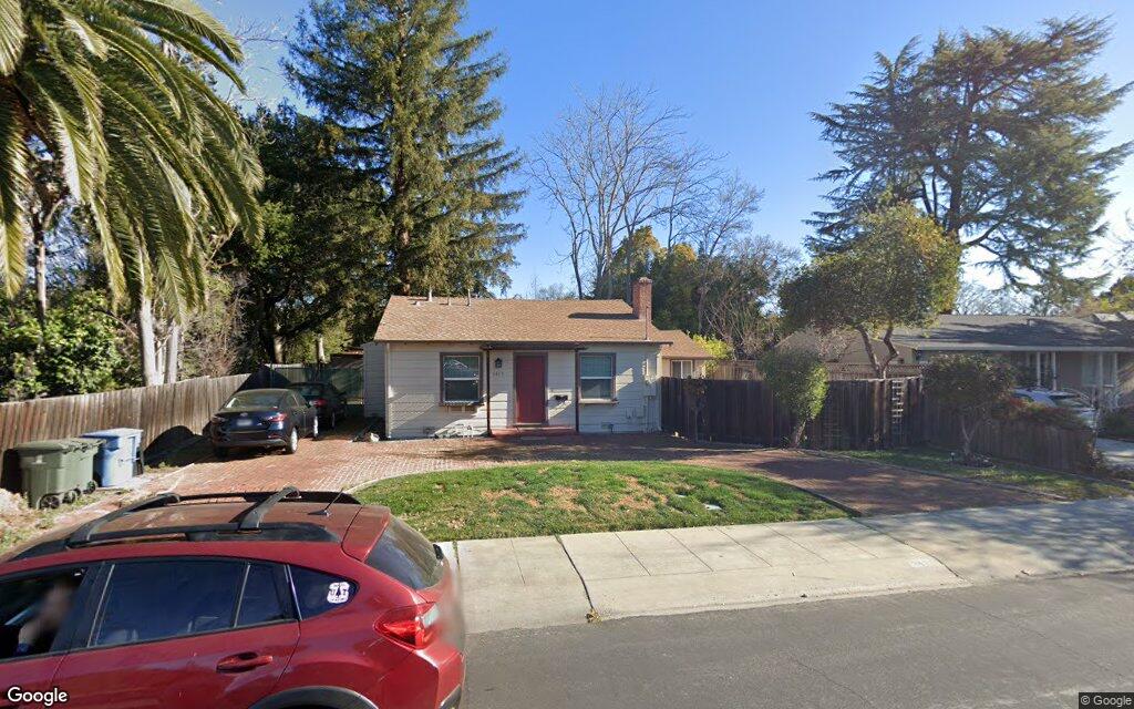 Single family residence in Palo Alto sells for $2.1 million